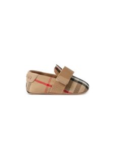 Burberry Kids chaussures pré-marche à logo imprimé - Tons neutres