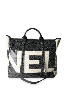 CHANEL Pre-Owned sac cabas Camellia à logo imprimé (2018) - Noir