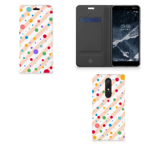 Nokia 5.1 (2018) Hoesje met Magneet Dots