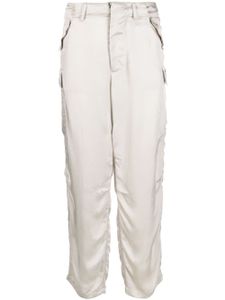 Moschino logo-embroidered satin-finish cargo pants - Gris