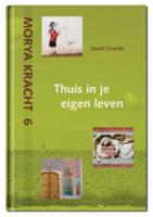 Thuis in je eigen leven (Hardback)