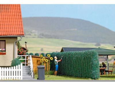 Busch 1270 H0 levensbomen/thujas (27 stuks) Kant-en-klaar model Busch 1270 H0 levensbomen/thujas (27 stuks) Kant-en-klaar model