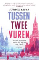Tussen twee vuren - Joshua Yaffa - Paperback (9789000356102)