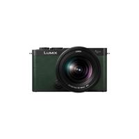 Panasonic Lumix DC-S9KE-G Full-frame Spiegelloze PVlogcamera met Open poort, 24,2 MP, 6K /4K video, 779-punts PDAF, Beeldstabilisatie, 5 GHz WiFi, Olijfgroen, 20-60 mm (x3 Zoom) Lens