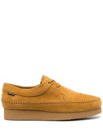 Clarks chaussures lacées en daim - Jaune