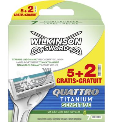 Wilkinson Wilkinson Quattro Titanium Sensitive Mesjes 5+2 (7st) Wilkinson Wilkinson Quattro Titanium Sensitive Mesjes 5+2 (7st)