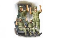 Trumpeter 1/35 US Army CH-47 Crew in Vietnam