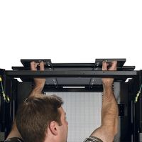 APC Netshelter SX 42U Enclosure b/sides 19inch-patchkast (b x h x d) 75 x 199 x 107 cm 42 HE Zwart - thumbnail