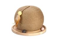 Designed by Lotte Kras- en speelbal Mila – kattenspeelgoed – hout –