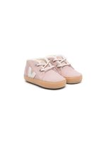 VEJA Kids chaussures pré marche à patch logo - Rose