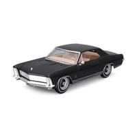 Maisto Buick Riviera (1965): modelauto op schaal 1:24, motorkap en deuren beweegbaar, zwart (531214BK)