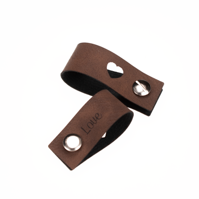 Leren Vouw Label 'Love' en 'hartje' uitgestanst 2x10cm