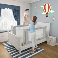 180 cm Bedreling-Valbescherming Baby Bedhek met Verstelbare Hoogte Verticaal Opheffen en Dubbele Veiligheidssluiting Wit + Grijs - thumbnail