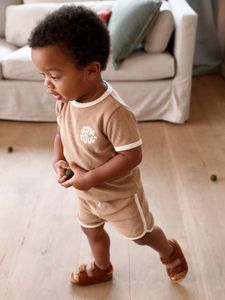 Badstoffen babyset met T-shirt en short taupe