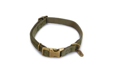 Designed by Lotte Velura - Hondenhalsband - Fluweel - Groen - 35- 50cmx20mm Designed by Lotte Velura - Hondenhalsband - Fluweel - Groen - 35- 50cmx20mm