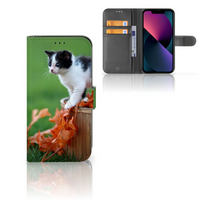 Apple iPhone 13 Telefoonhoesje met Pasjes Kitten - thumbnail