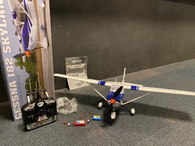 Tweedehands Top Gun Park Flite Cessna 182 Brushless vliegtuig