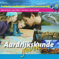 Aardrijkskunde geven - Paperback (9789023243199)