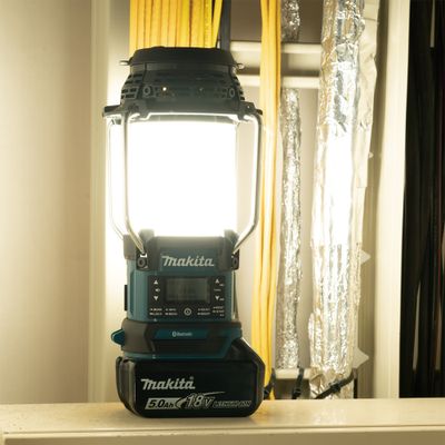 Makita DMR056 radio Draagbaar Analoog & digitaal Zwart, Blauw