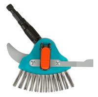 Gardena combisystem 3-in-1-voegenreiniger: multifunctionele tuintool voor verwijderen van onkruid en mos tussen alle voegen, metalen borstel, roestvrijstalen mes. Past op alle cs-stelen (03608-20)