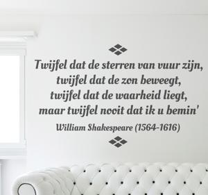 Muursticker tekst woonkamer shakespeare twijfel