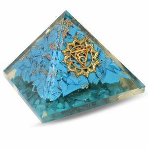 Orgonite Piramide Turkoois - Keelchakra - (70 mm)