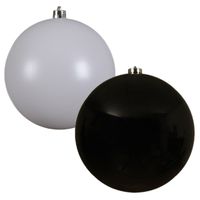 2x stuks grote kerstballen van 20 cm glans van kunststof wit en zwart - thumbnail