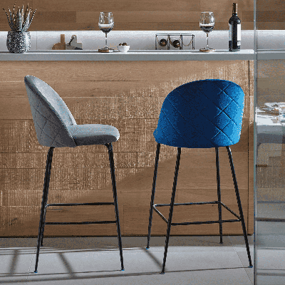 Kave Home Barkruk Ivonne Velvet (zithoogte 76cm) - Grijs Kave Home Barkruk Ivonne Velvet (zithoogte 76cm) - Grijs