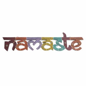 Houten Muurdecoratie - Namaste - Gekleurde Stippen (ca 60 x 15 cm)