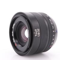Zeiss Touit 32mm F/1.8 voor Fujifilm X-mount occasion