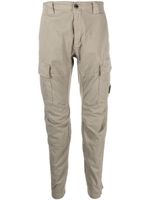 C.P. Company pantalon cargo fuselé à détail lentille - Vert