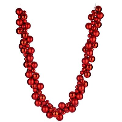 Kerstboom guirlande/slinger met kunststof kerstballen rood 140 cm