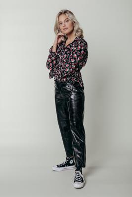 Colourful Rebel Lali Flower Blouse Zwart Dames - Basic Fit - Polyester Colourful Rebel Lali Flower Blouse Zwart Dames - Basic Fit - Polyester