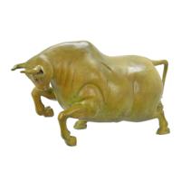 MODERNISTISCHE BRONZEN SCULPTUUR VAN EEN DOKKENDE STIER