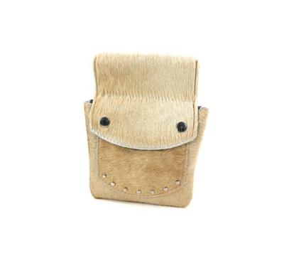 Riembuidel heuptasje portemonnee koeienvacht Beige
