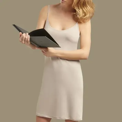 Gladde onderjurk spaghetti bandjes - 79190 - wit -zwart - huidskleur