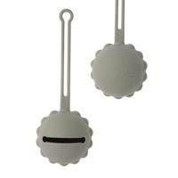 Dutsi - Welpje Serie - Siliconen Fopspeenhouder met Leeuwen Ontwerp - Sage