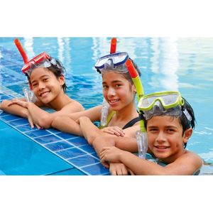 Gekleurde snorkelset voor tieners