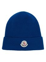 Moncler bonnet en maille nervurée à patch logo - Bleu