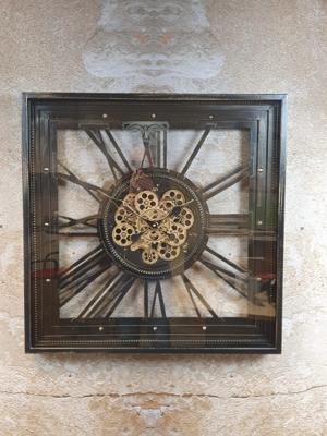 Wandklok klok industrieel metaal open vierkant tandwielen antique black 80 cm Wandklok klok industrieel metaal open vierkant tandwielen antique black 80 cm