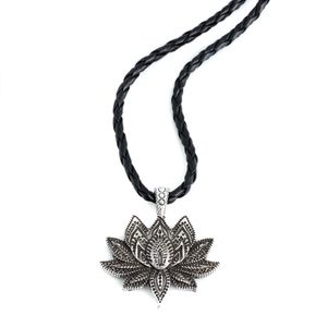 Hanger Lotus Zilverkleurig met Ketting