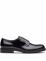 Prada derbies en cuir brossé - Noir