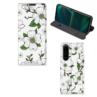 Sony Xperia 5 III Smart Cover Dogwood Flowers