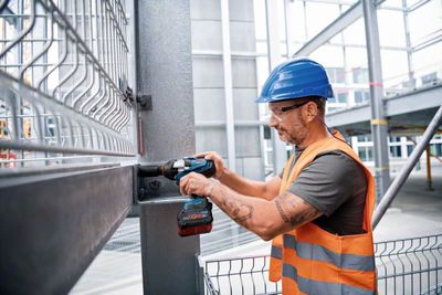 Bosch Professional GAL1880 L-Boxx 06019J8503 Accu-draaislagmoeraanzetter 1050 Nm 18 V Aantal meegeleverde accus: 2 5.5 Ah Li-ion Brushless, Incl. 2 accus,