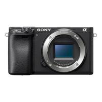 Sony Alpha 6400 APS-C spiegelloze camera, snelle 0,02 s autofocus met oogherkenning voor mens en dier, 4K-filmopnames en kantelbaar display voor vloggen