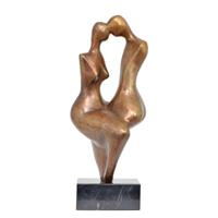 A MODERNIST BRONZE SCULPTURE OF AN INTIMATE COUPLE