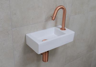 Mueller Mini Rhea wit fonteinset met koperen gebogen fonteinkraan rechts Mueller Mini Rhea wit fonteinset met koperen gebogen fonteinkraan rechts