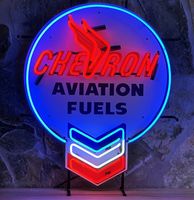 Chevron Aviation Fuels Neon Verlichting Met Achterplaat - 60 x 74 cm