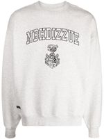 izzue x Neighborhood sweat à logo imprimé - Gris