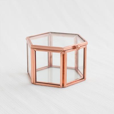 Glazen ringdoosje hexagon roségoud (8x7x5cm) House of Gia Glazen ringdoosje hexagon roségoud (8x7x5cm) House of Gia